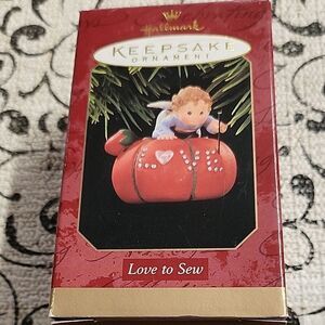 1997 Hallmark Keepsake Ornament - Love to Sew